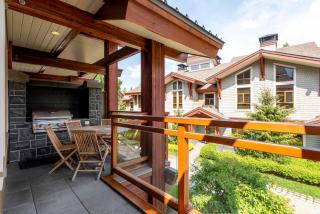 Fitzsimmons Walk Deluxe Townhome with Private Hot Tub Village Walking Distance - Whistler - 3