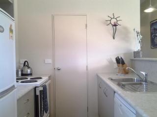 Puka Bach - Matarangi Holiday Home - 5