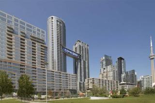 Elegant Downtown Condo Near CN Tower -FREE Parking - 3