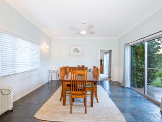 Coca Callala I Pet Friendly I 5 Mins Walk to Beach - Callala Beach - 8