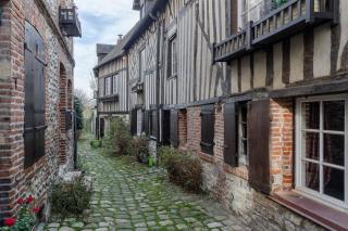 "couleur corail" studio with fireplace - city center - Honfleur - 4