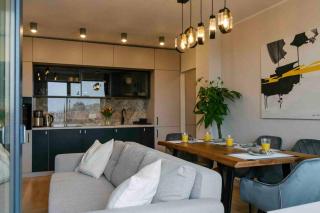Sunny 2BR Flat-Top Location-Amazing Views - Bukarest - 4