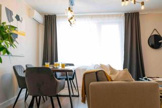 Sunny 2BR Flat-Top Location-Amazing Views - Bukarest - 2