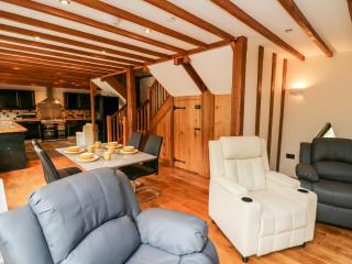Ploony Barn - 8