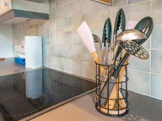 Stunning 3 BR Apt Leafy South Belfast with Lots Nearby - Pass the Keys - 2