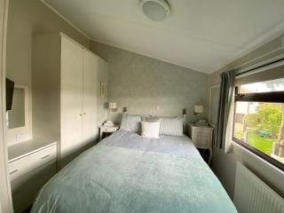 Rew Farm Country & Equestrian Accommodation - Sunrise Lodge - 2