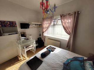 Tamarind Cove & Barrons Hotel - Blackpool - 6