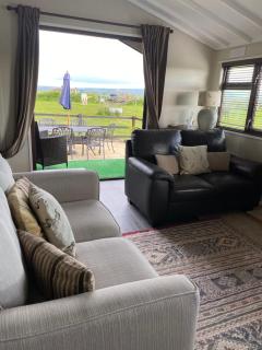 Rew Farm Country & Equestrian Accommodation - Sunrise Lodge - 4