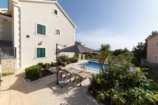 Villa Sun Garden - 4 star villa with heated swimming pool, quiet bay, BBQ, 50m from the sea - Milna - 8