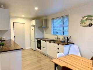 Parkside Holiday Home - Fully Fenced Garden - Lake Tekapo - 8
