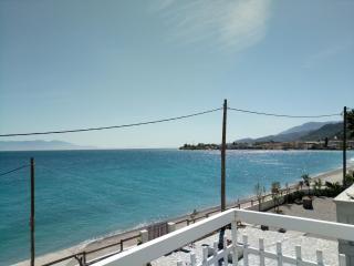Balcony to Waves - Aíyira - 1