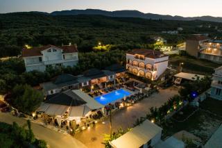 Villa Corali Apartments Sea Breath & Pool - Amoudi - 1
