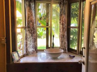 The Novelo - Caye Caulker - 1