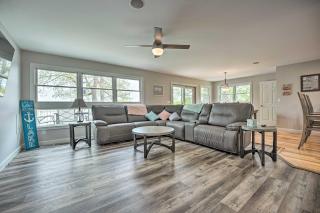 Pet-Friendly Grass Lake Retreat with Game Room! - Grass Lake - 6