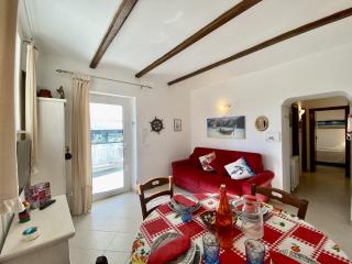 Holidaycasa Mike - Con terrazzo vista mare - 1