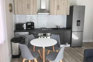 Très jolie mini villa douillette avec vue sur montagne - 2