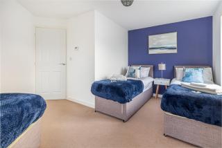 Liberty House - Perfect for Contractors - 2 Off-Road Parking Spaces - 8