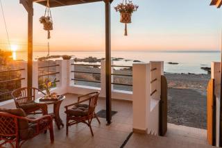Tsampika's Beachfront House in Stegna - Archangelos - 6