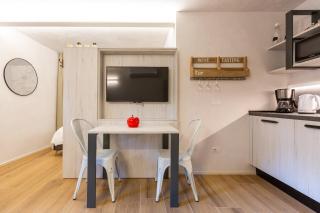 Borgo Cantagallo Casa Olivia 1 - 2