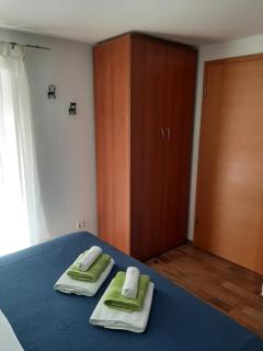 Old Town Cres Apartments - 4