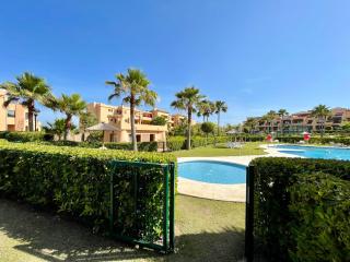 Casares Beach Golf Apartment With Private Garden Direct Pool Access - Casares - 4