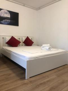 Beside Airport - Otopeni - 6