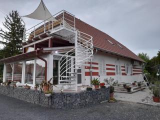 Bella Badacsony Apartmanház - 0