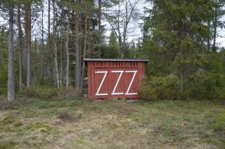 Hytte anno 1721 uten internett, strøm, vann - men med rødmalt utedo - Ljørdal - 2