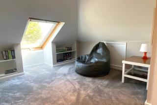 Spacious 2 Bed APT sleeps 4 near Bournemouth Beach - 8