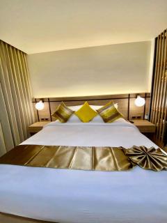 The Gold Living Life - Thung Song - 2