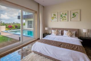 Villa Azul by StayVista, offering A snooker table, Terrace, Swimming pool & A spacious lawn with a charming gazebo for a perfect getaway - Lonavala - 5