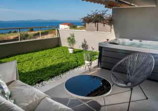 Zaloo, Luxury Apartment with Sea-View and Jacuzzi - 9