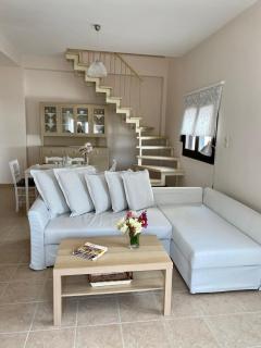 Rebekka's HOUSE - Zekros - 0
