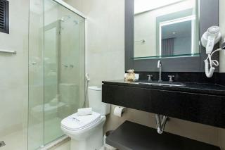 Aion Suites 205 – Lindo apartamento com Vista para o Mar, a 60m da Praia de Bombinhas, com Piscina e Academia no Rooftop. - Bombinhas - 2
