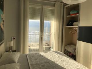 Sea View Apartment - Durrës - 8