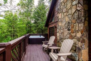 Cabin in the Woods with Hot Tub - 9