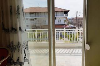 Dora's Place - Nei Poroi - 2