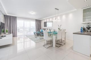 Stylish Vacation Apartment with Parking in Międzyzdroje by Noclegi Renters - Międzyzdroje - 7