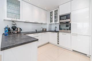 Stylish Vacation Apartment with Parking in Międzyzdroje by Noclegi Renters - Międzyzdroje - 6