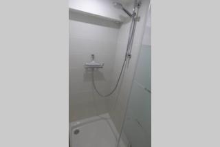 Studio Neuf avec courette privative - 3