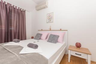 Deluxe 3 bedroom apartment with sea view - Baška Voda - 2