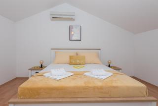 Deluxe 3 bedroom apartment with sea view - Baška Voda - 7