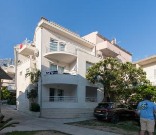 Apartments Milana 2 - Tučepi - 0