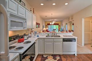 Cozy Condo with Golf Course View 4 Mi to Shore! - Myrtle Beach - 5