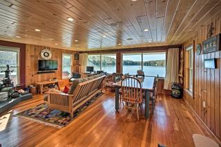 BBQ Ready Lakeside Milford Home with Paddleboat - Milford - 4