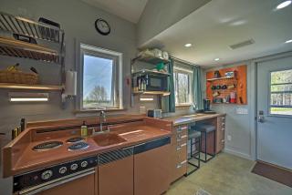 Fire Pit and Gas Grill Secluded Studio in Milford! - Milford - 7