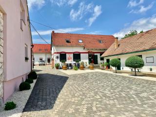 Mayer Pince Panzió - Villány - 8