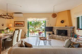 Lavender Garden Retreat - Secluded Seaside Getaway - Kotrónion - 1