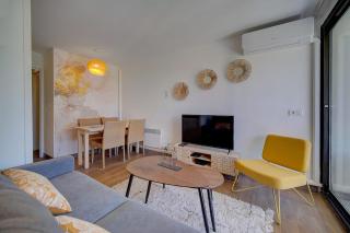 IMMOGROOM - 2 Rooms - Pool - Garden - Terrace - Parking - AC - 4