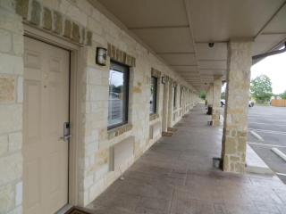 Black Gold Inn - Yoakum - 6